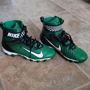 Nike Strike Boys Cleats Size 6